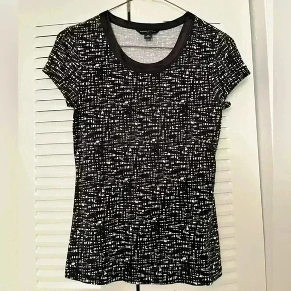 BANANA REPUBLIC Black & White Women Tee  | XSMALL‎ - Picture 1 of 5